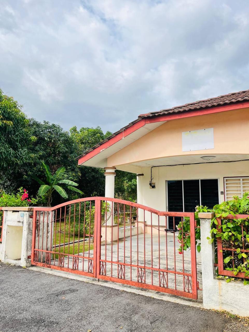 Sofea Homestay Ipoh Exterior foto